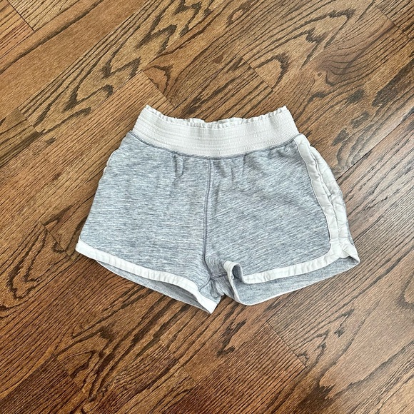 Lululemon Cool & Collected Shorts - Picture 4 of 6